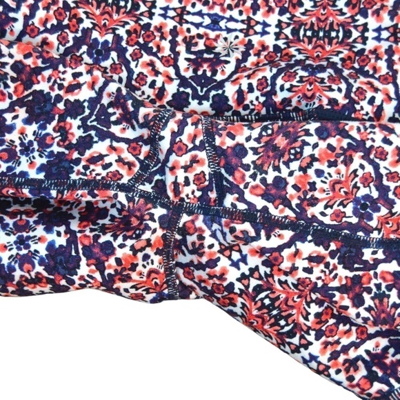 Athleta Indigo Shores Patterned Capri Chaturanga Leggings, Size XS Style 227943 - Picture 4 of 8